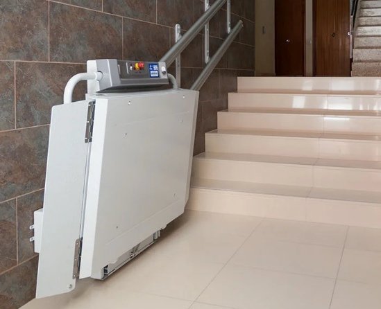 Orugas salvaescaleras portátiles para movilidad accesible en España Plataformas salvaescaleras para discapacidad en España